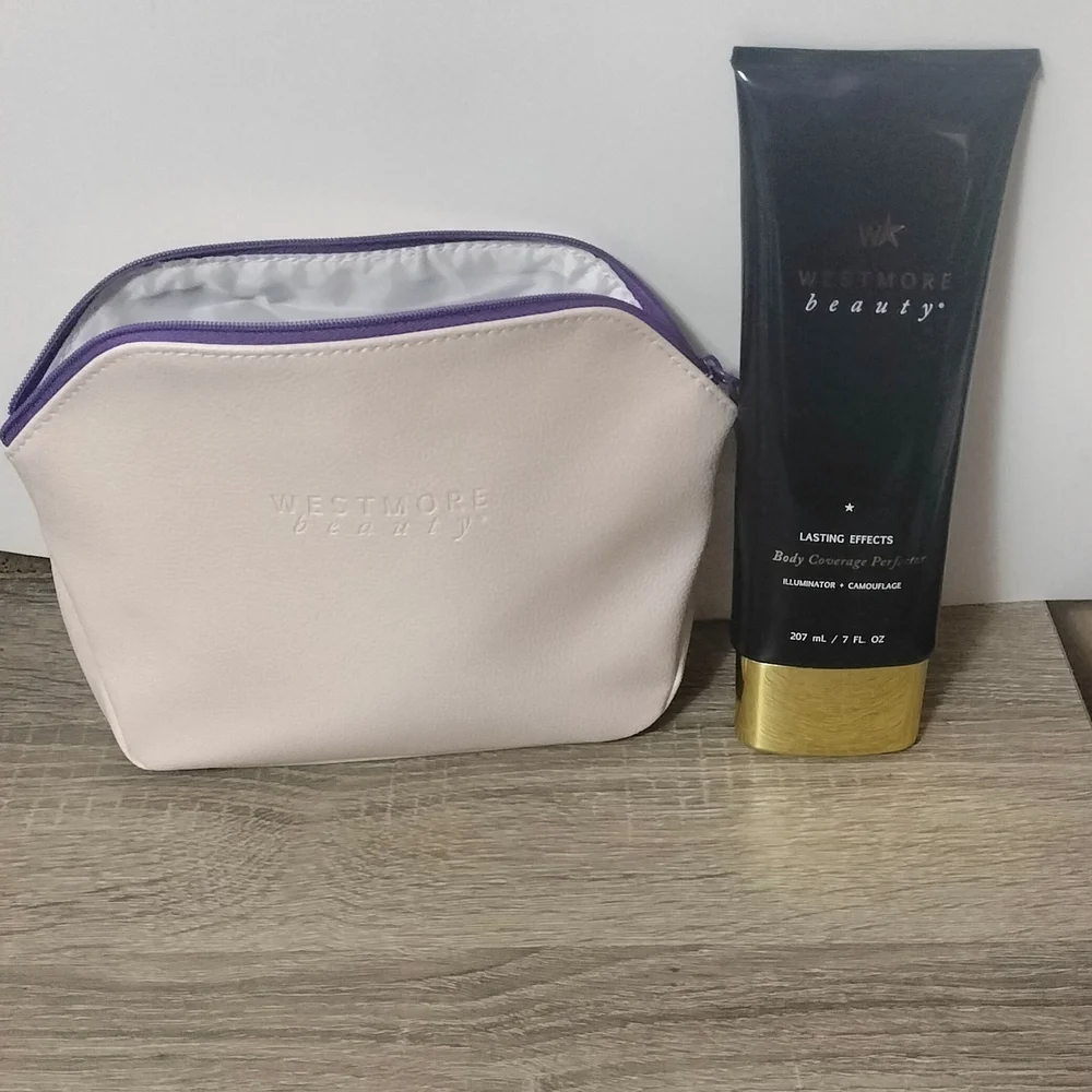 Westmore Beauty Cream And Makeup Case With Over Size Brush - Picture 1 of 9